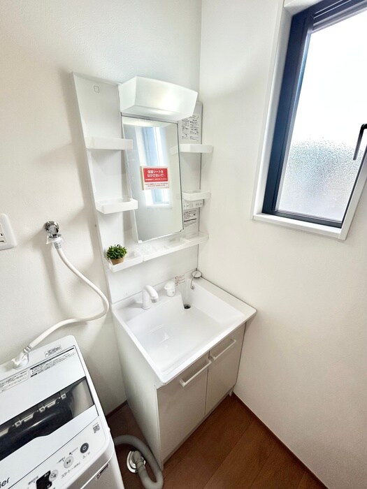 物件内観写真8　(洗面)