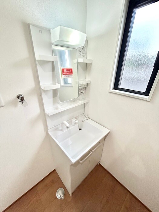 物件内観写真8　(洗面)