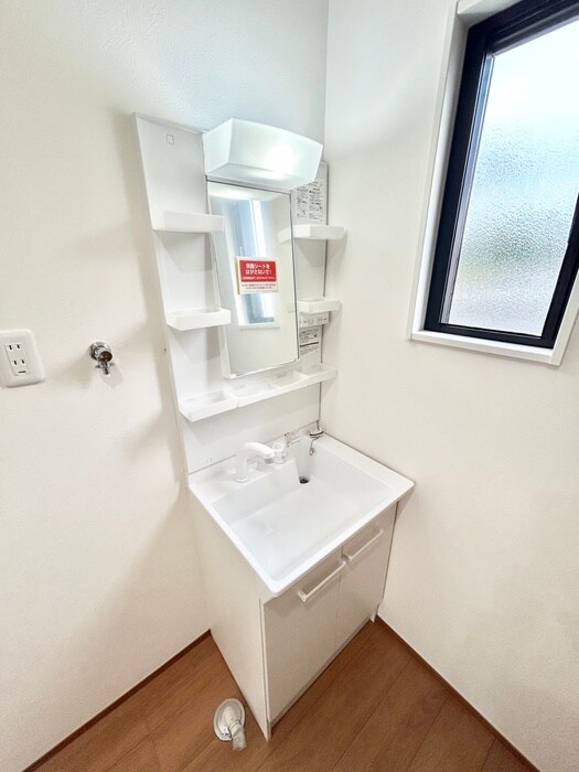 物件内観写真8　(洗面)