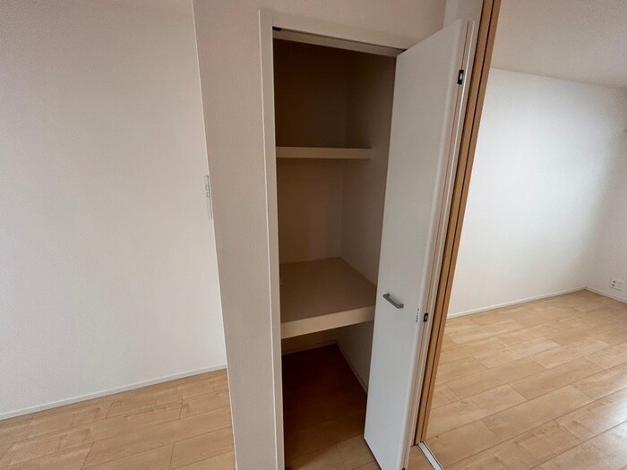 物件内観写真6　(収納)