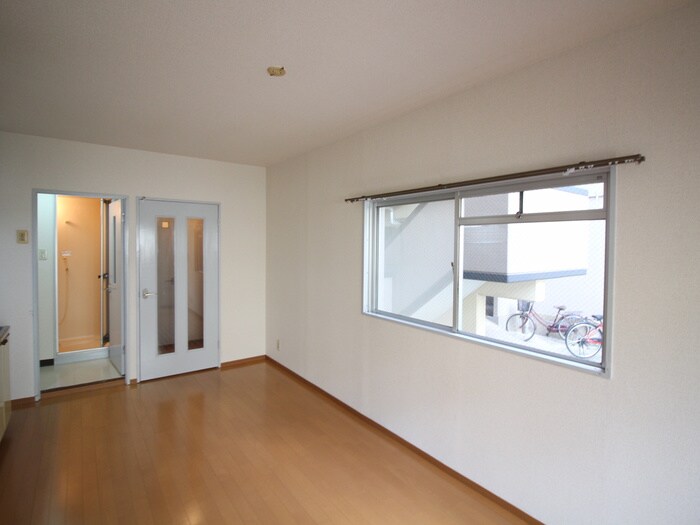 物件内観写真4　(居室)