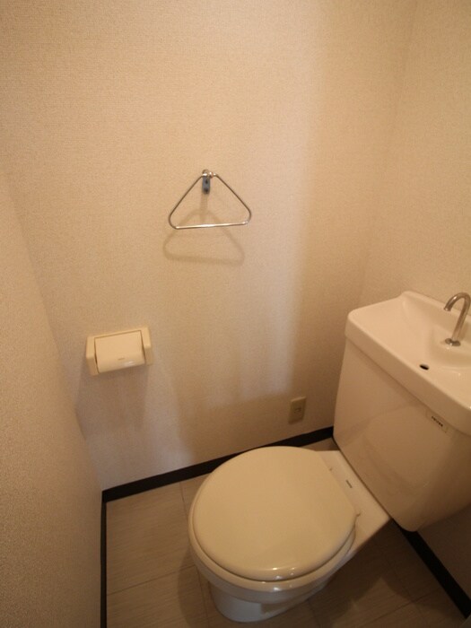 物件内観写真9　(トイレ)