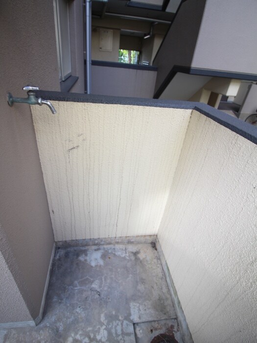 物件内観写真14　(洗濯機置場)