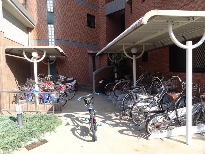 物件外観写真3　(駐輪場)