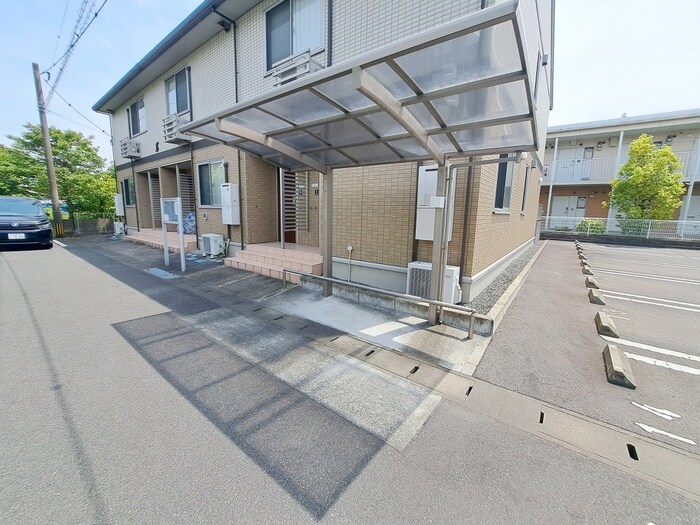 物件外観写真3　(駐輪場)