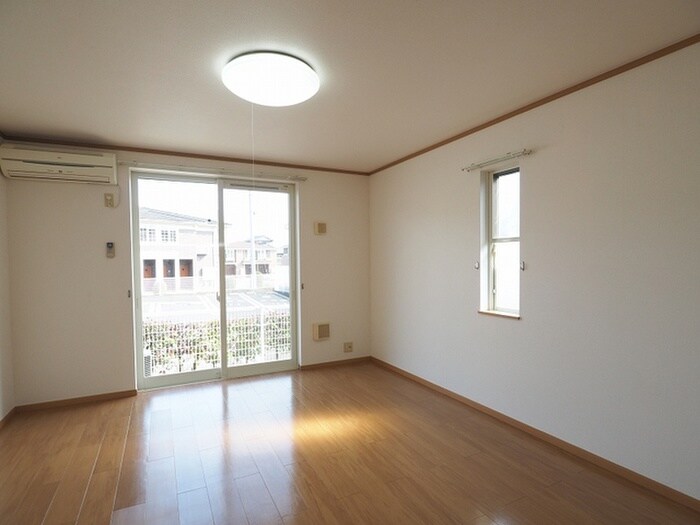 物件内観写真3　(居室)