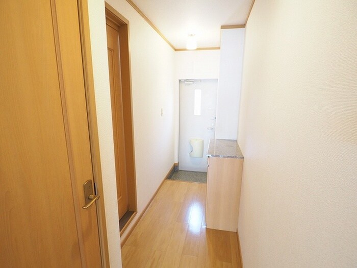 物件内観写真13　(廊下)