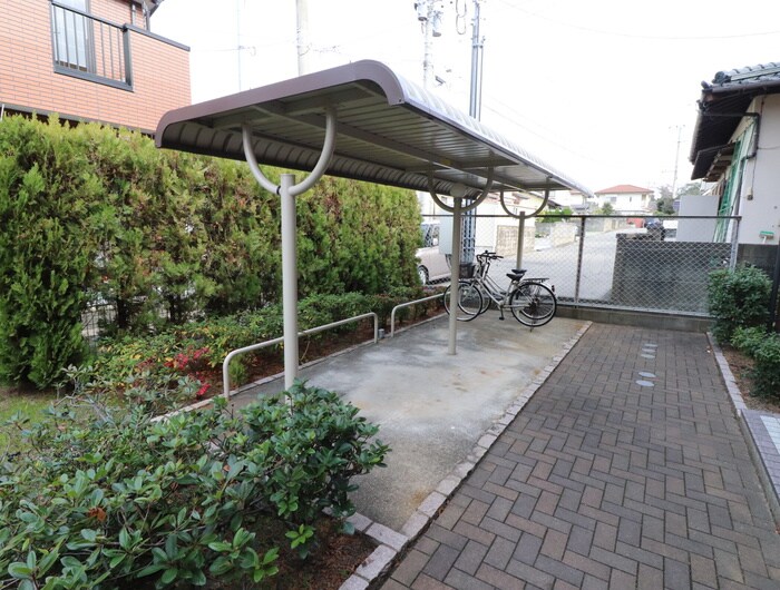 物件外観写真5　(駐輪場)
