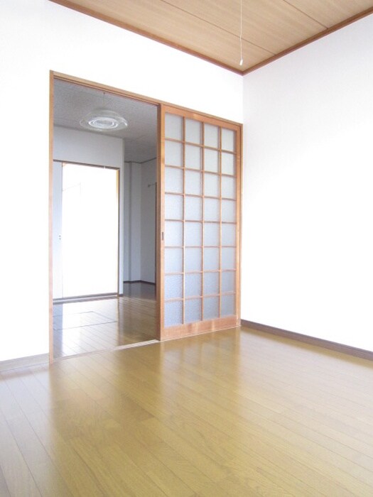 物件内観写真8　(居室)