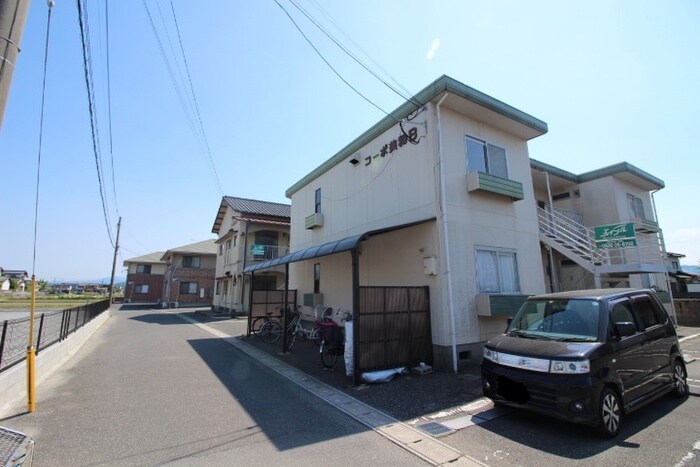 物件外観写真4　(エントランス部分)