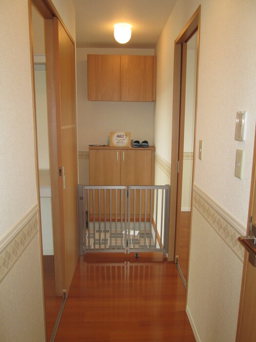 物件内観写真8　(玄関)