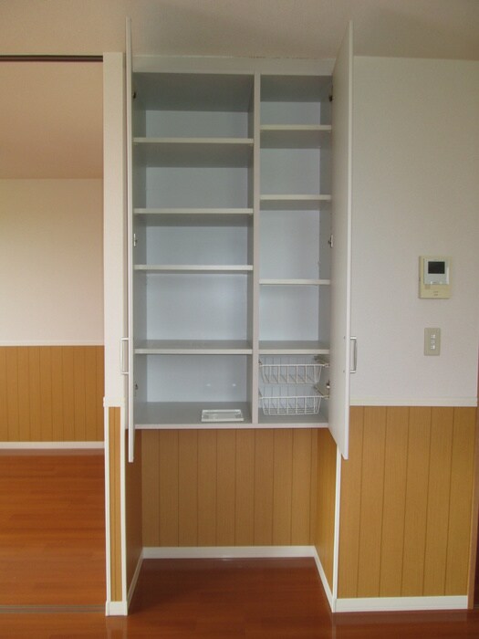 物件内観写真11　(収納)