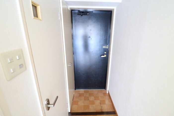 物件内観写真13　(玄関)