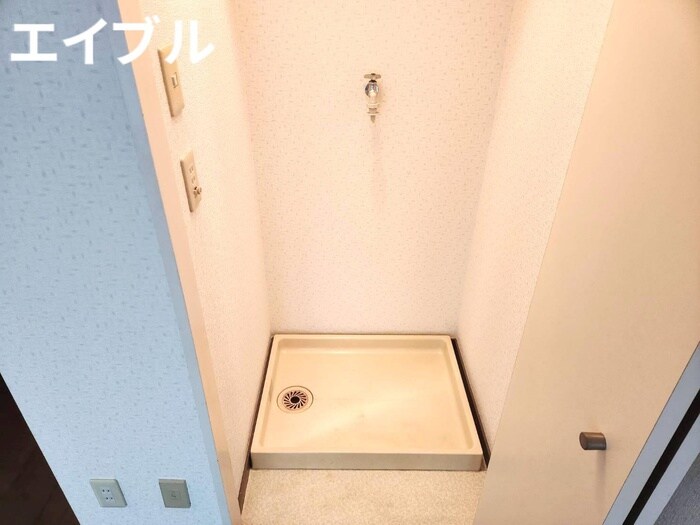 物件内観写真13　(洗濯機置場)