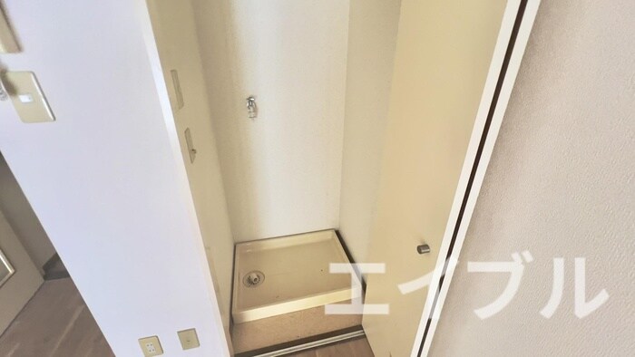 物件内観写真14　(洗濯機置場)