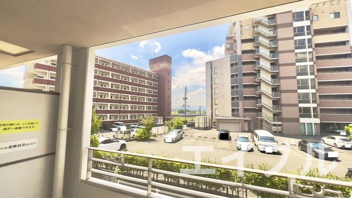 物件内観写真16　(室内からの展望)