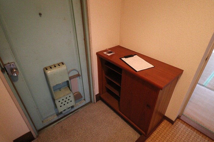 物件内観写真11　(玄関)