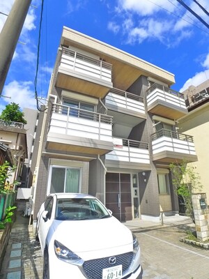 シャーメゾン純心電停前外観写真