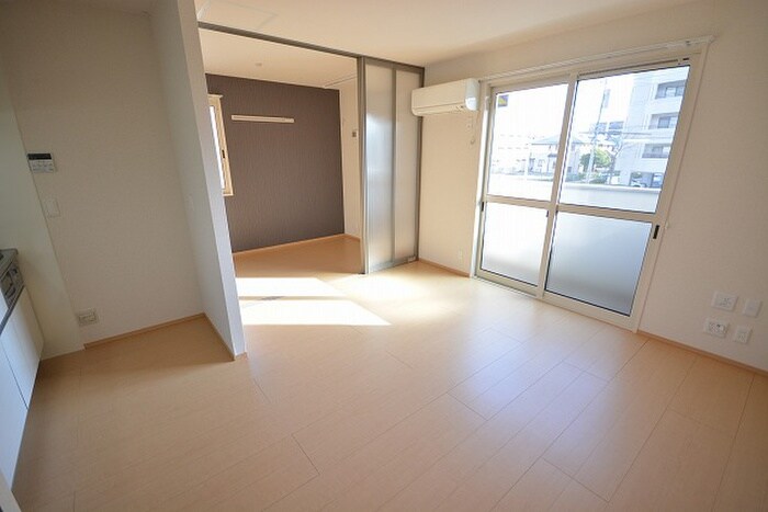 物件内観写真4　(居室)