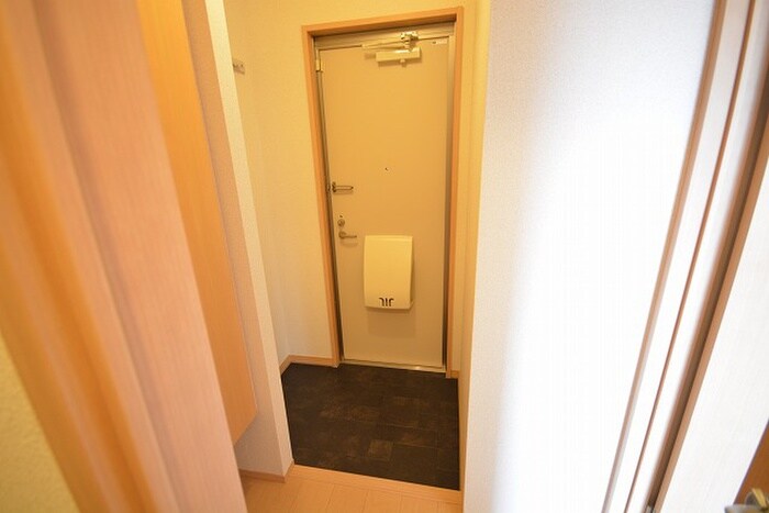 物件内観写真9　(玄関)