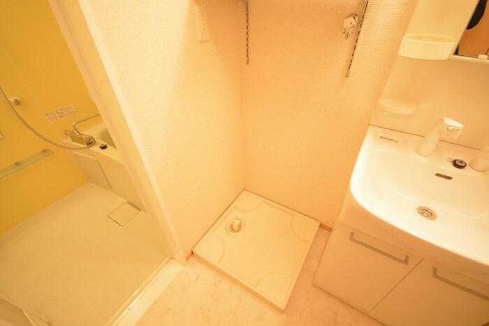 物件内観写真15　(洗濯機置場)