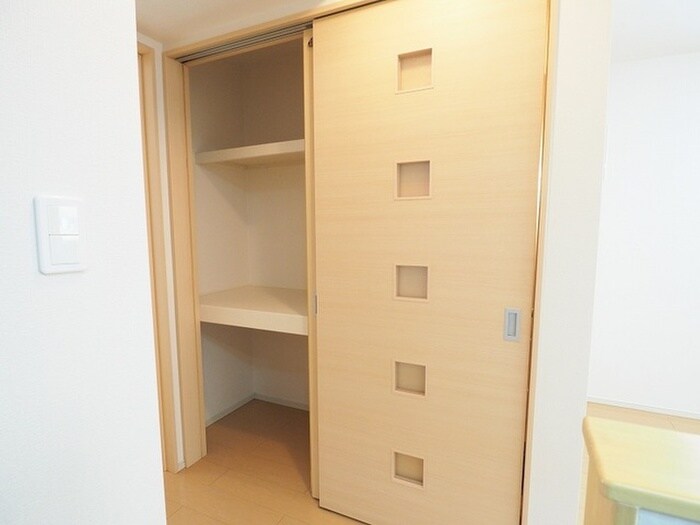 物件内観写真14　(収納)