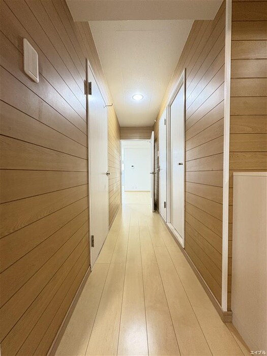 物件内観写真17　(廊下)