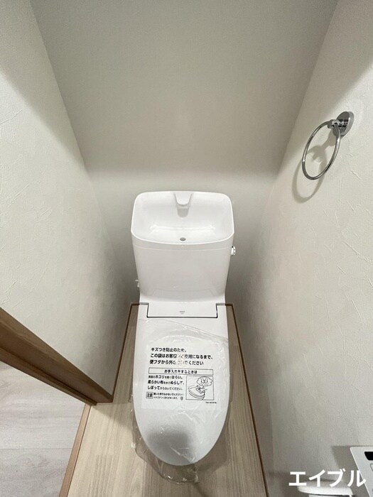 物件内観写真8　(トイレ)