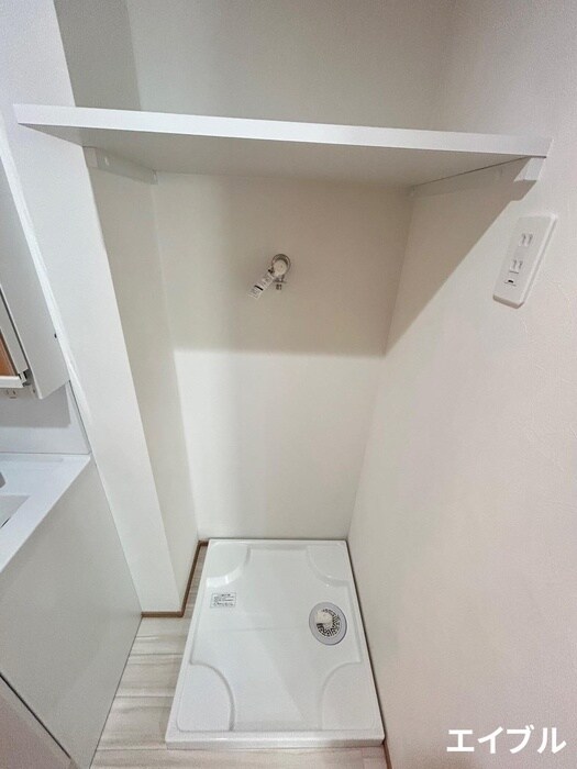 物件内観写真11　(洗濯機置場)