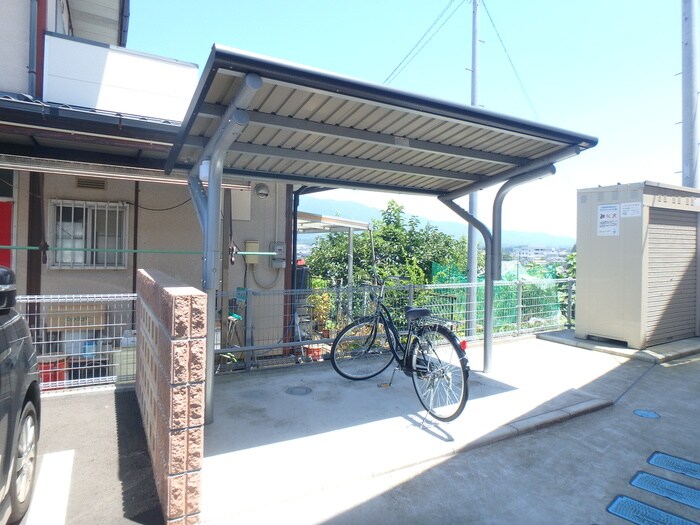 物件外観写真3　(駐輪場)