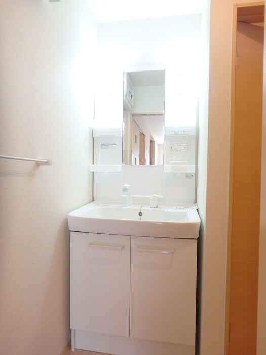 物件内観写真8　(洗面)