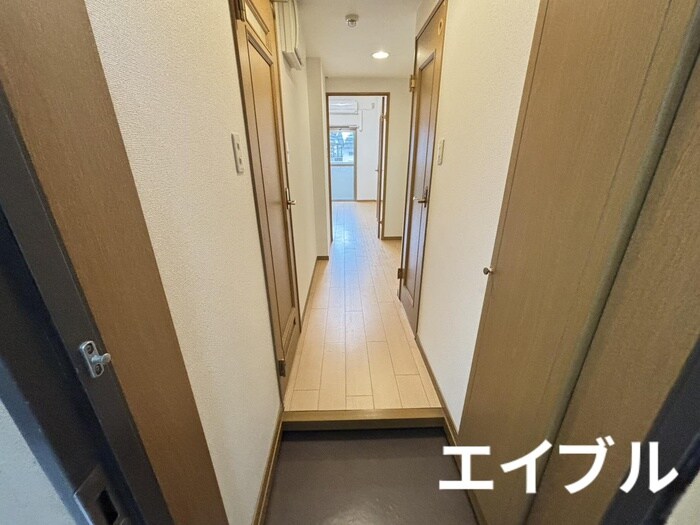 物件内観写真16　(玄関)