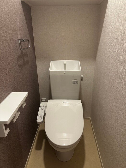 物件内観写真8　(トイレ)