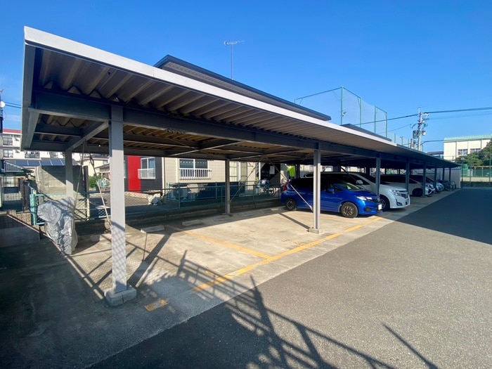 物件外観写真4　(駐車場)