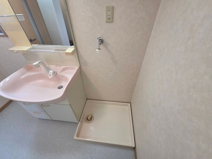 物件内観写真12　(洗濯機置場)