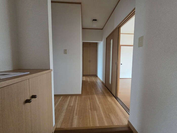 物件内観写真18　(廊下)