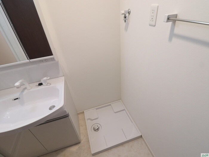 物件内観写真12　(洗濯機置場)