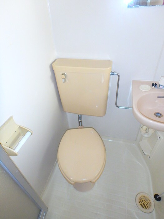 物件内観写真8　(トイレ)