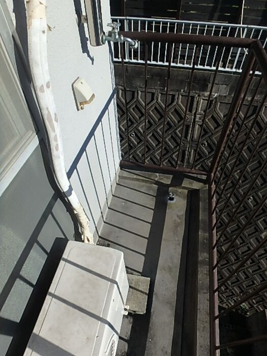 物件内観写真12　(洗濯機置場)