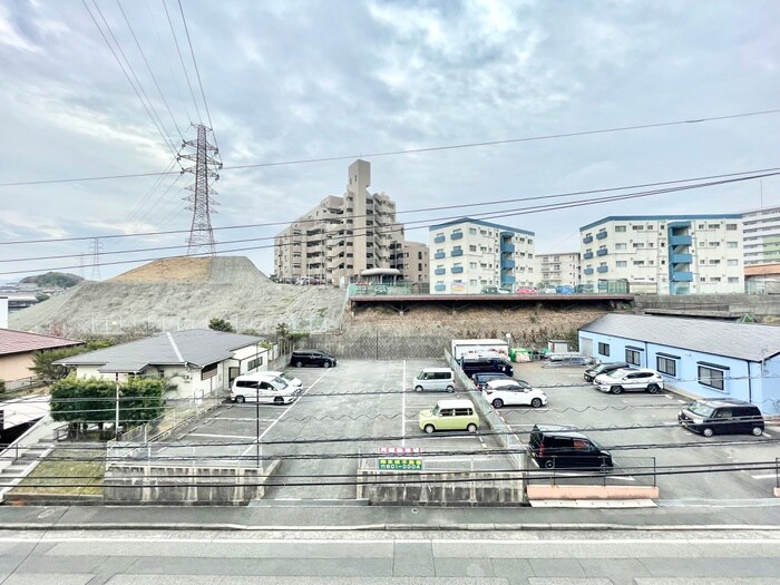 物件内観写真13　(室内からの展望)