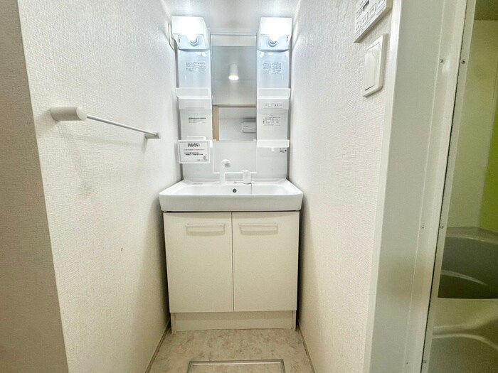 物件内観写真9　(洗面)