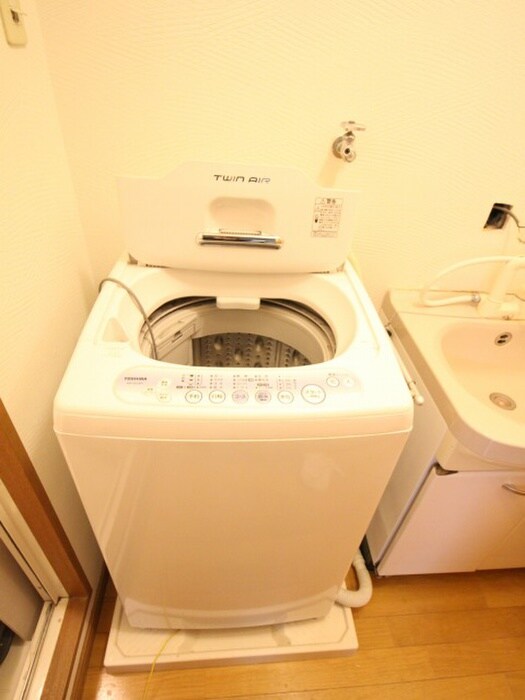 物件内観写真9　(洗濯機置場)