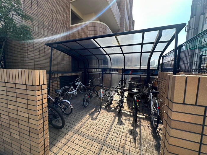 物件外観写真4　(駐輪場)
