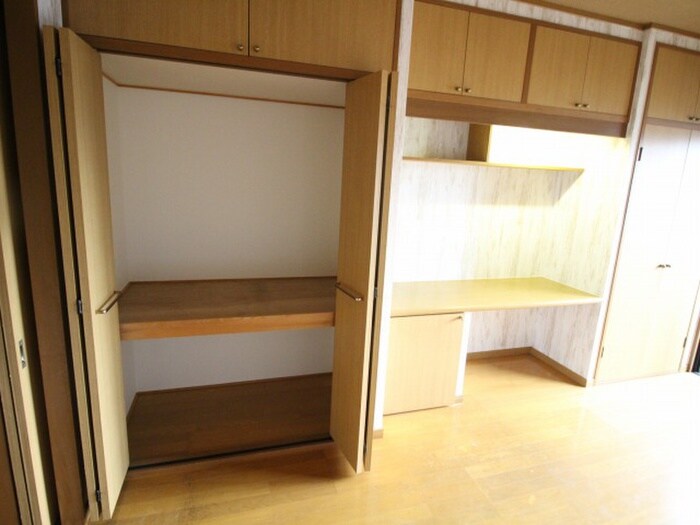 物件内観写真15　(収納)