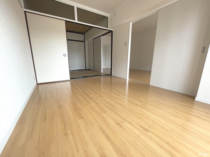 物件内観写真9　(居室)