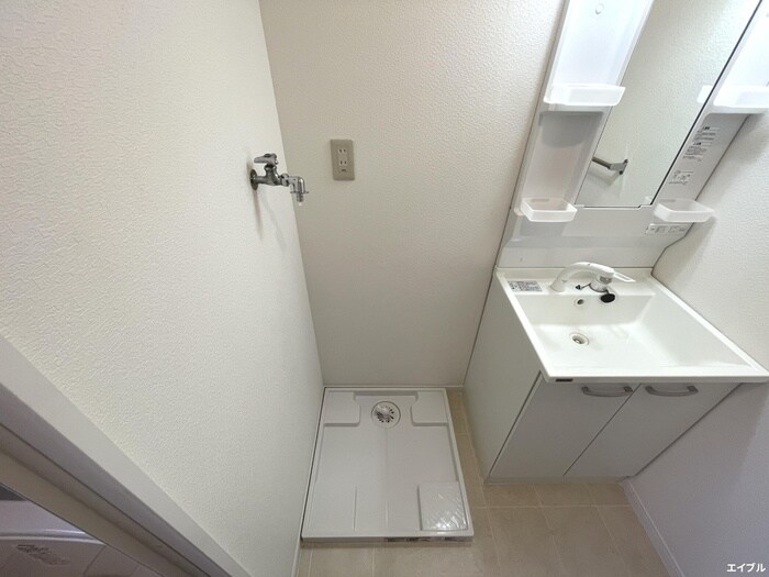 物件内観写真17　(洗濯機置場)