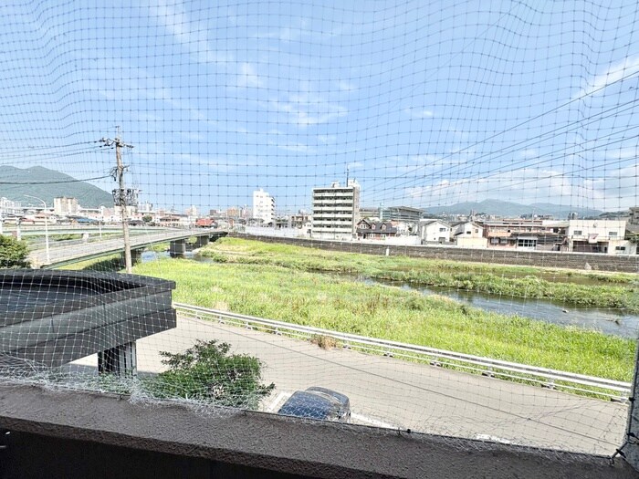 物件内観写真16　(室内からの展望)