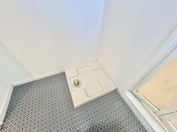 物件内観写真10　(洗濯機置場)