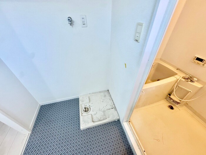 物件内観写真10　(洗濯機置場)