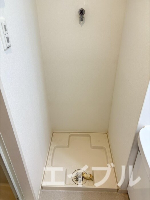 物件内観写真12　(洗濯機置場)